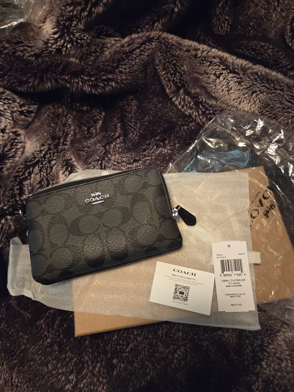 COACH Black Signature Zip Wristlet